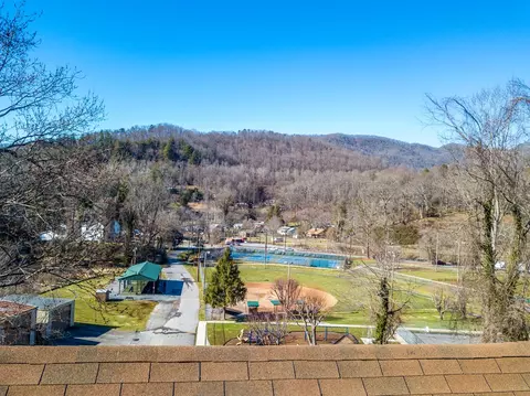 296 Savannah Dr, Sylva, NC 28779 photo 6