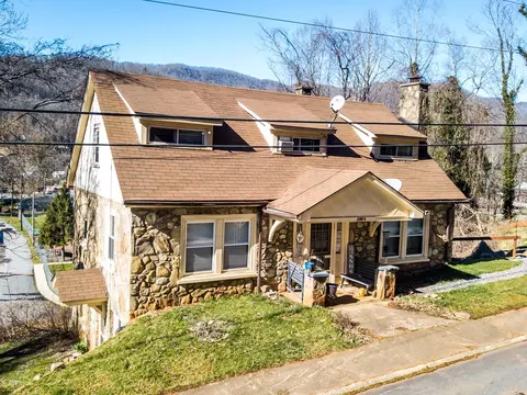 296 Savannah Dr, Sylva, NC 28779 photo 3
