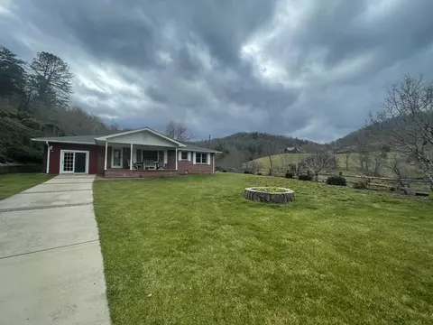 110 Grey Stone Dr, Sylva, NC 28779 photo 2