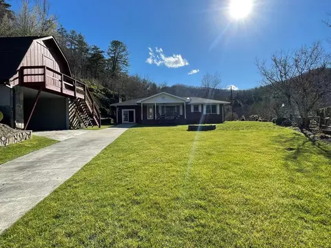 110 Grey Stone Dr, Sylva, NC 28779 photo 1