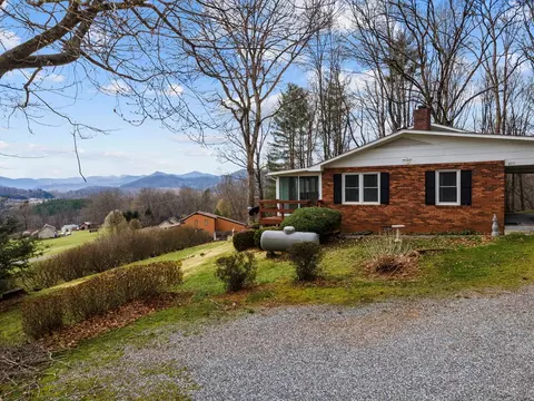 677 Monteith Branch Rd, Sylva, NC 28779 photo 4