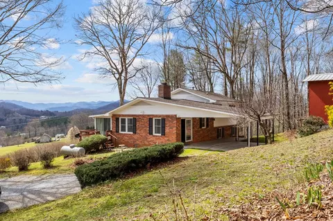 677 Monteith Branch Rd, Sylva, NC 28779 photo 5
