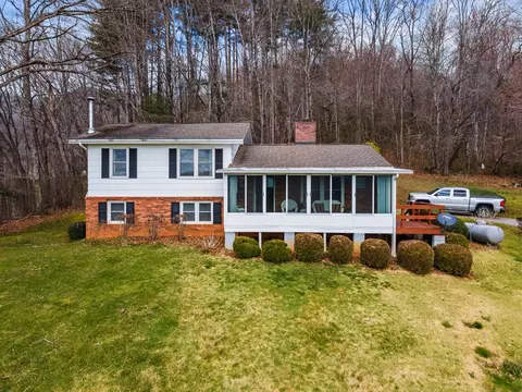 677 Monteith Branch Rd, Sylva, NC 28779 photo 2
