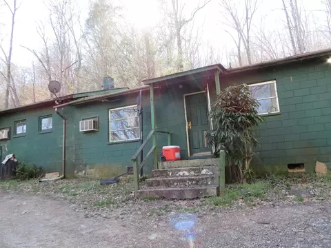 43 Split Creek Rd, Franklin, NC 28734