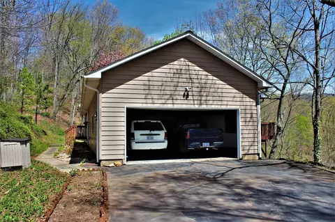 322 Kirk Rd, Sylva, NC 28779 photo 4