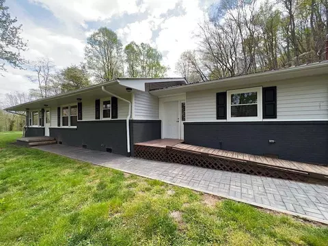 385 Slim Dillard Rd, Sylva, NC 28779 photo 1
