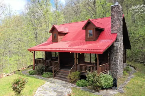 125 Bear Hug Way, Sylva, NC 28779 photo 1