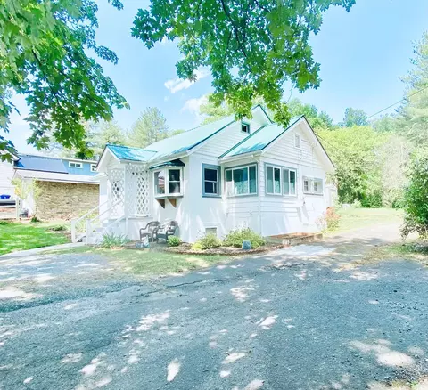 373 Savannah Dr, Sylva, NC 28779 photo 1