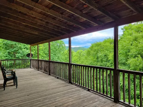 146 Clyde Ruby Rd, Franklin, NC 28734 photo 3