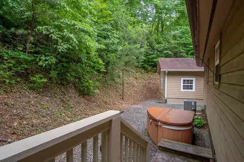 113 October Ln, Sylva, NC 28779 photo 12