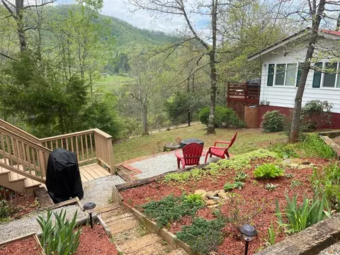 133 Ruby Cir, Franklin, NC 28734 photo 8