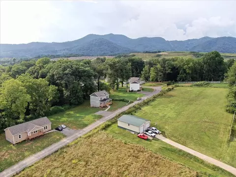 225 Ridge View Dr, Clyde, NC 28721 photo 9