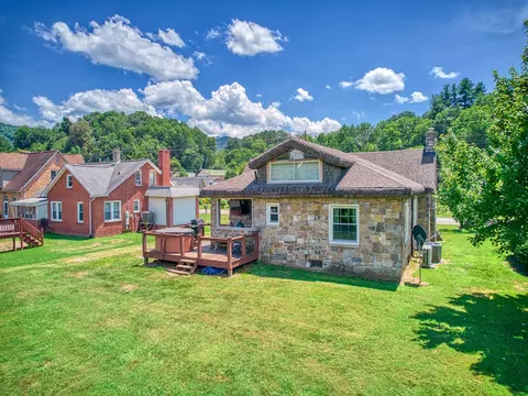 3701 Broad St, Clyde, NC 28721 photo 4