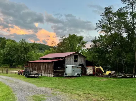 19 Mount Eire Dr, Sylva, NC 28779 photo 3