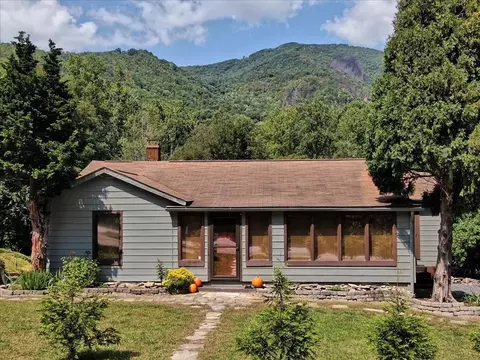 5474 Soco Rd, Maggie Valley, NC 28751