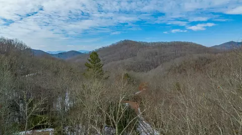 90 Garnet Rd, Sylva, NC 28779 photo 2