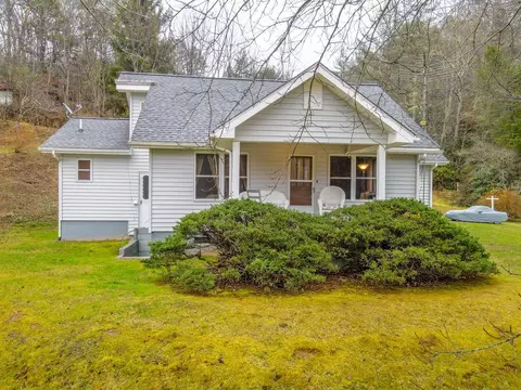 69 Early Deitz Rd, Sylva, NC 28779 photo 2