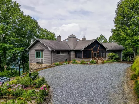 1959 Forest Run Rd, Whittier, NC 28789