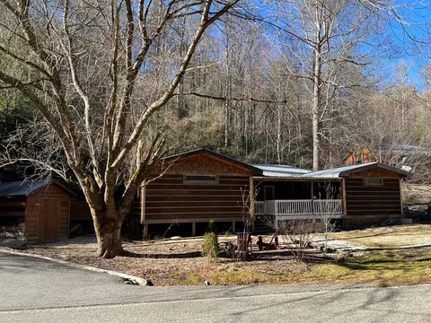 1570 Greasy Branch Rd, Bryson City, NC 28713