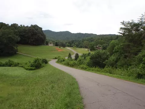 25 Porter Street, Franklin, NC 28734