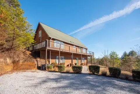 111 Hidden Meadow Ln, Franklin, NC 28734
