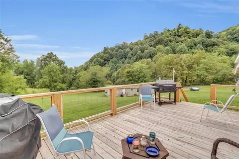 46 Trailwood Ln, Clyde, NC 28721