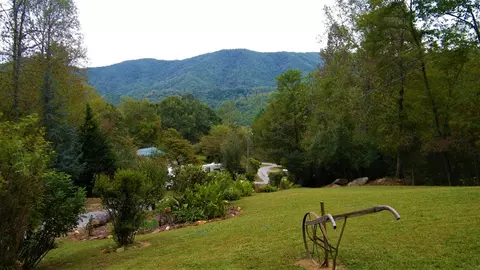 123 Pacific Dr, Sylva, NC 28779 photo 4