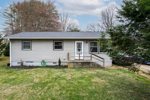 61 Spring St, Franklin, NC 28734 photo 2