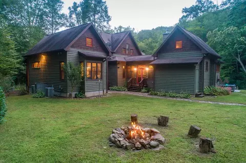 364 Mamies Way, Almond, NC 28702
