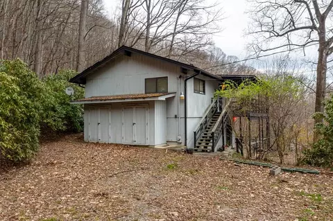 74 Flowery Br, Sylva, NC 28779