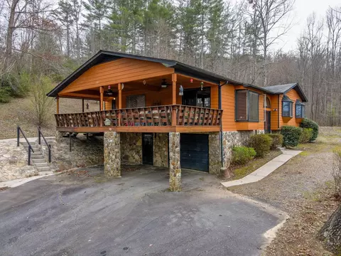 223 Ellijay Rd, Franklin, NC 28734