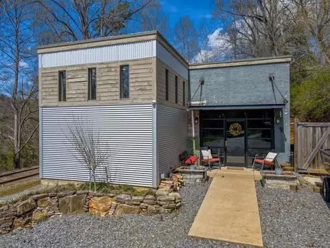 195 Railroad St, Murphy, NC 28906