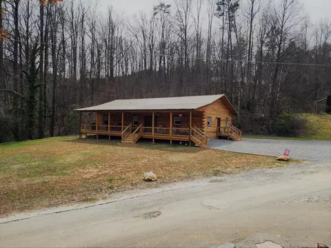 61 Town Mountain Rd, Bryson City, NC 28713