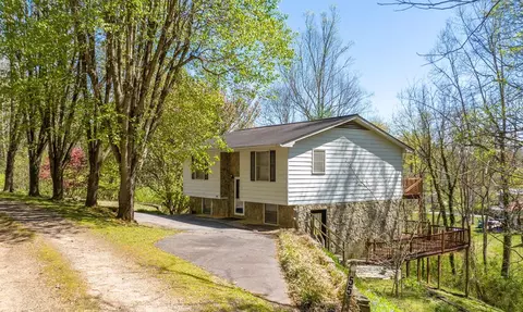 55 Hartman Ln, Franklin, NC 28734