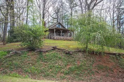 205 Pine Ridge Dr, Franklin, NC 28734