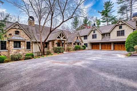 292 Stillpoint Ln, Glenville, NC 28736