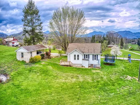 215 Haynes Cv, Clyde, NC 28721 photo 7
