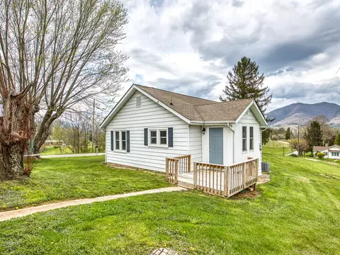 215 Haynes Cv, Clyde, NC 28721 photo 16