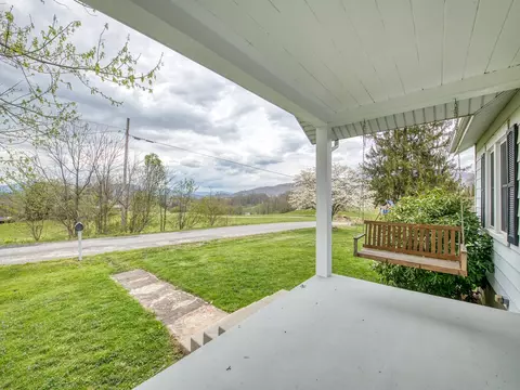 215 Haynes Cv, Clyde, NC 28721 photo 39