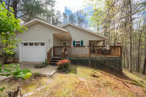 71 Fox Layre Rd, Franklin, NC 28734