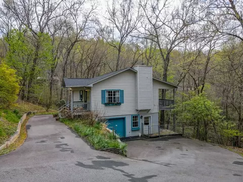 288 Wind Forest Dr, Franklin, NC 28734