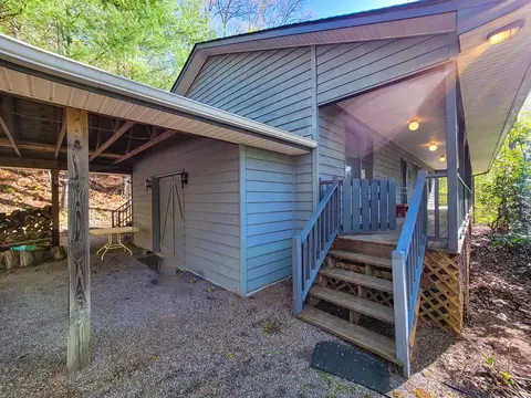 31 Sherry Ln, Franklin, NC 28734
