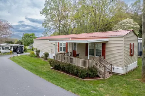 207 Park Ave, Franklin, NC 28734
