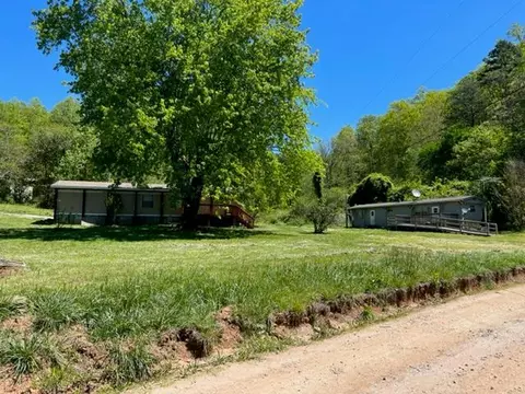 685 Mack Branch Rd, Franklin, NC 28734