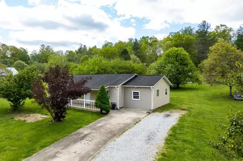 166 Belmont Dr, Franklin, NC 28734