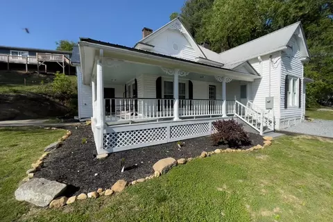 177 Pine St, Bryson City, NC 28713