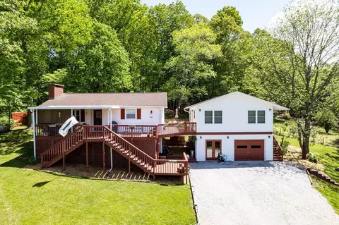 64 Sawmill Ln, Franklin, NC 28734