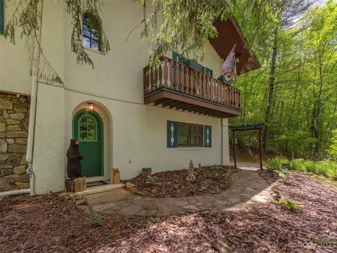 1483 S Country Club Dr, Cullowhee, NC 28723