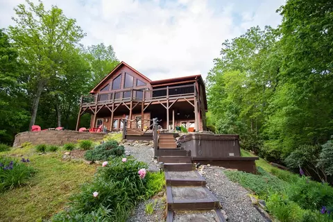 27 Moose Ln, Bryson City, NC 28713