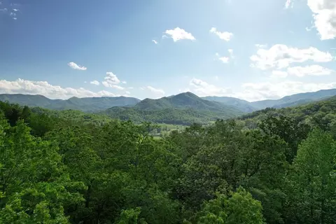 52 Placid Vw, Franklin, NC 28734